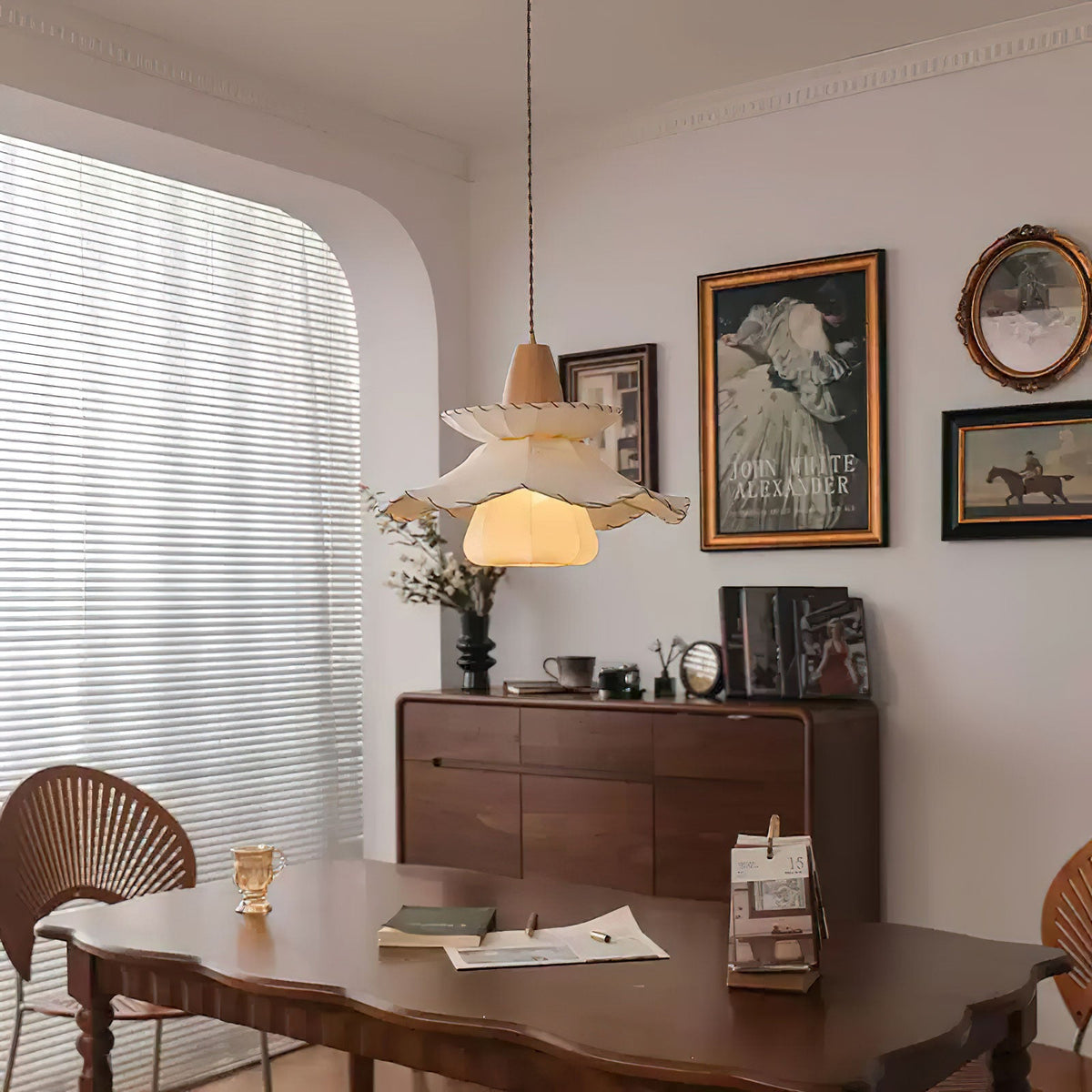 daisy-charm-pendant-light