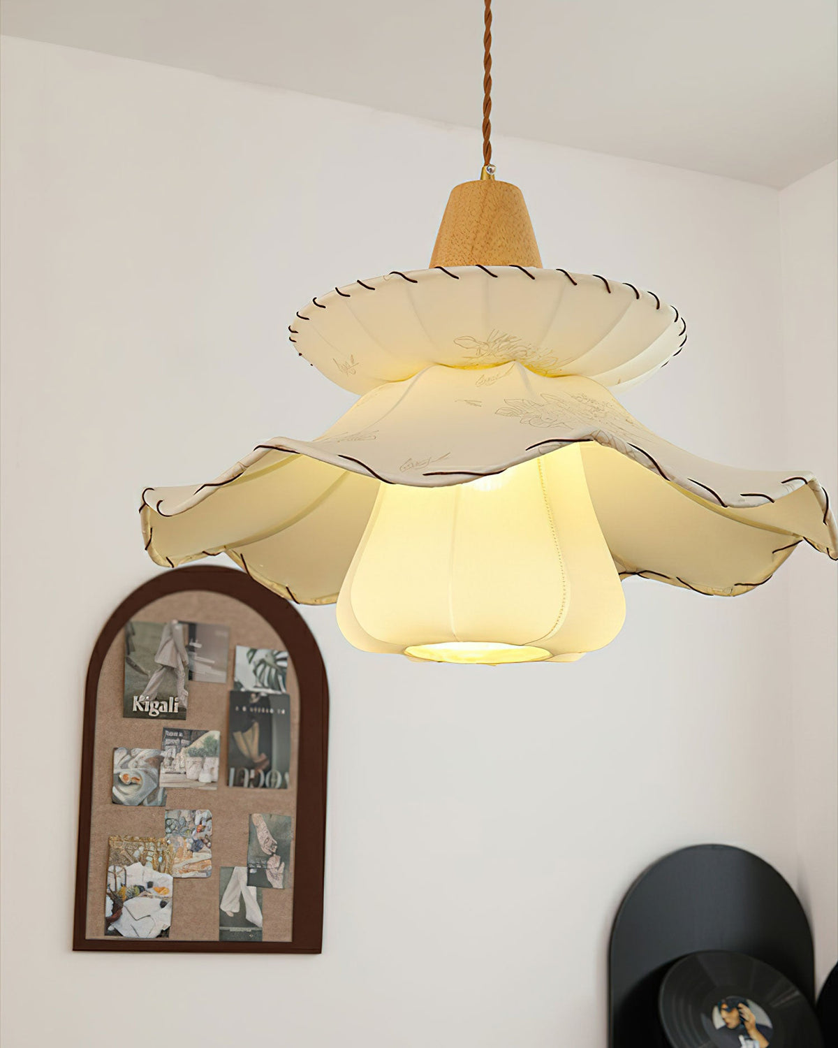 daisy-charm-pendant-light