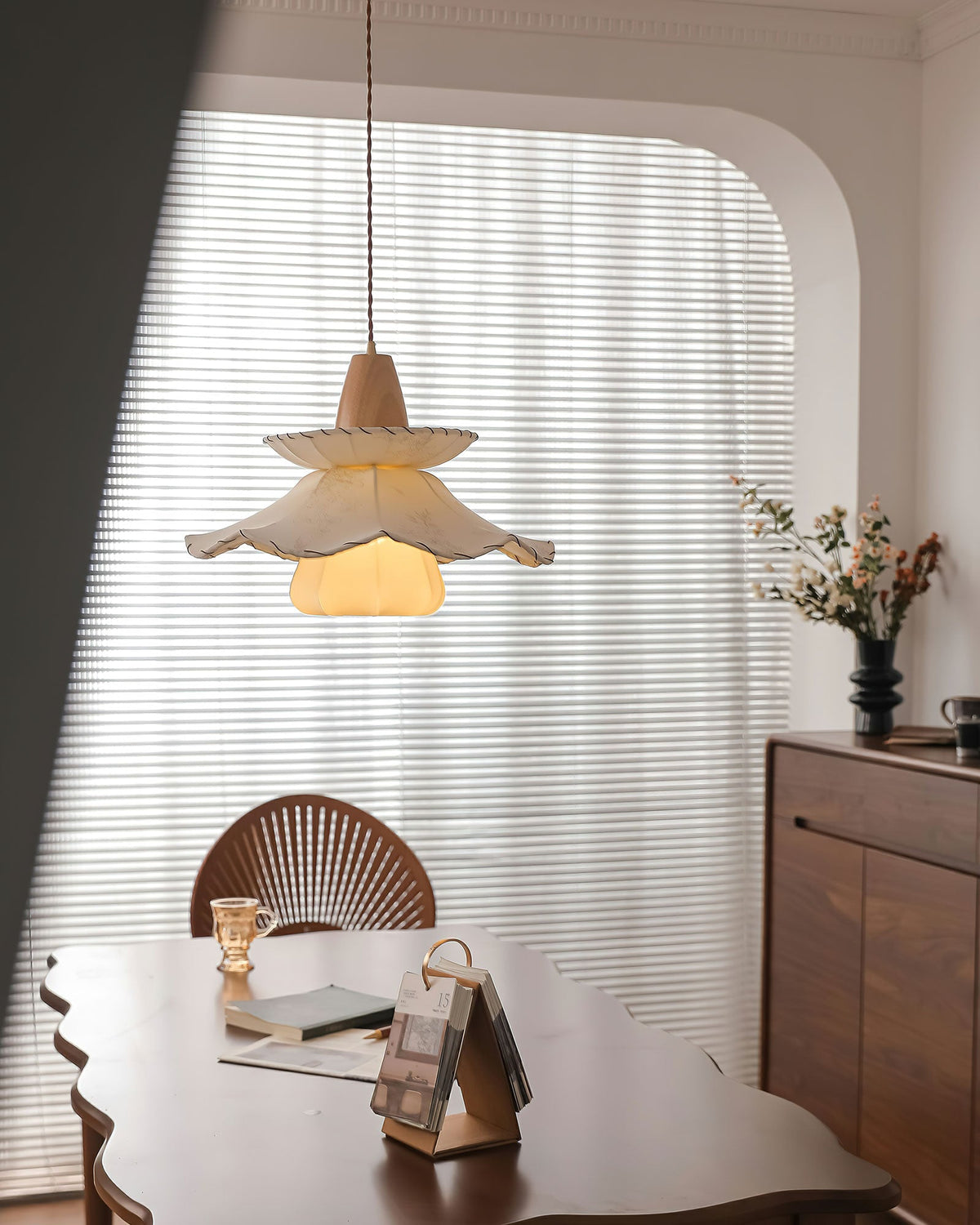 daisy-charm-pendant-light