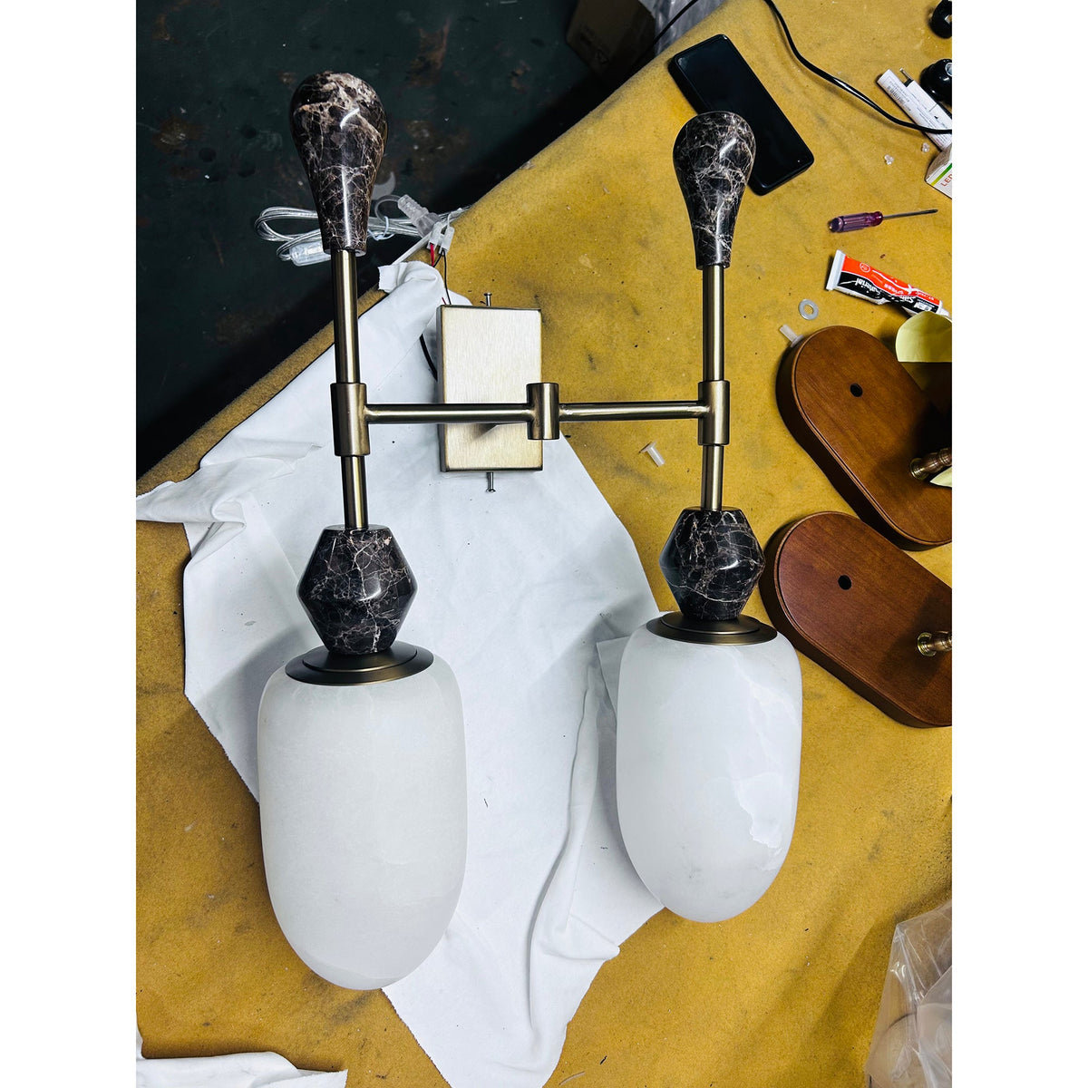 dakota-alabaster-wall-lamp
