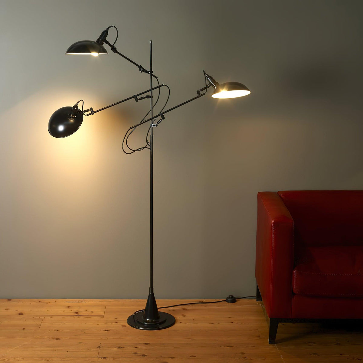 dancer-floor-lamp