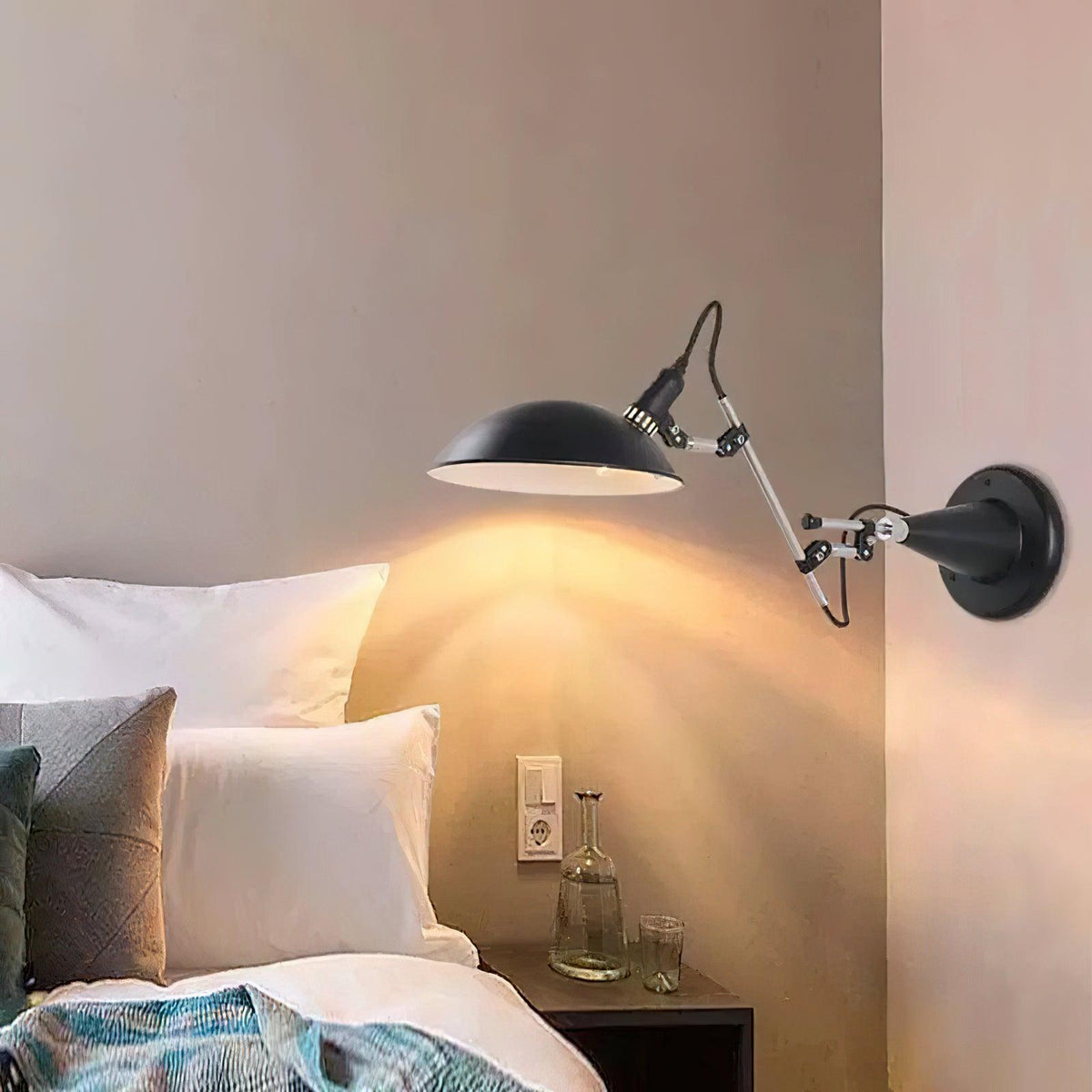 dancer-wall-lamp