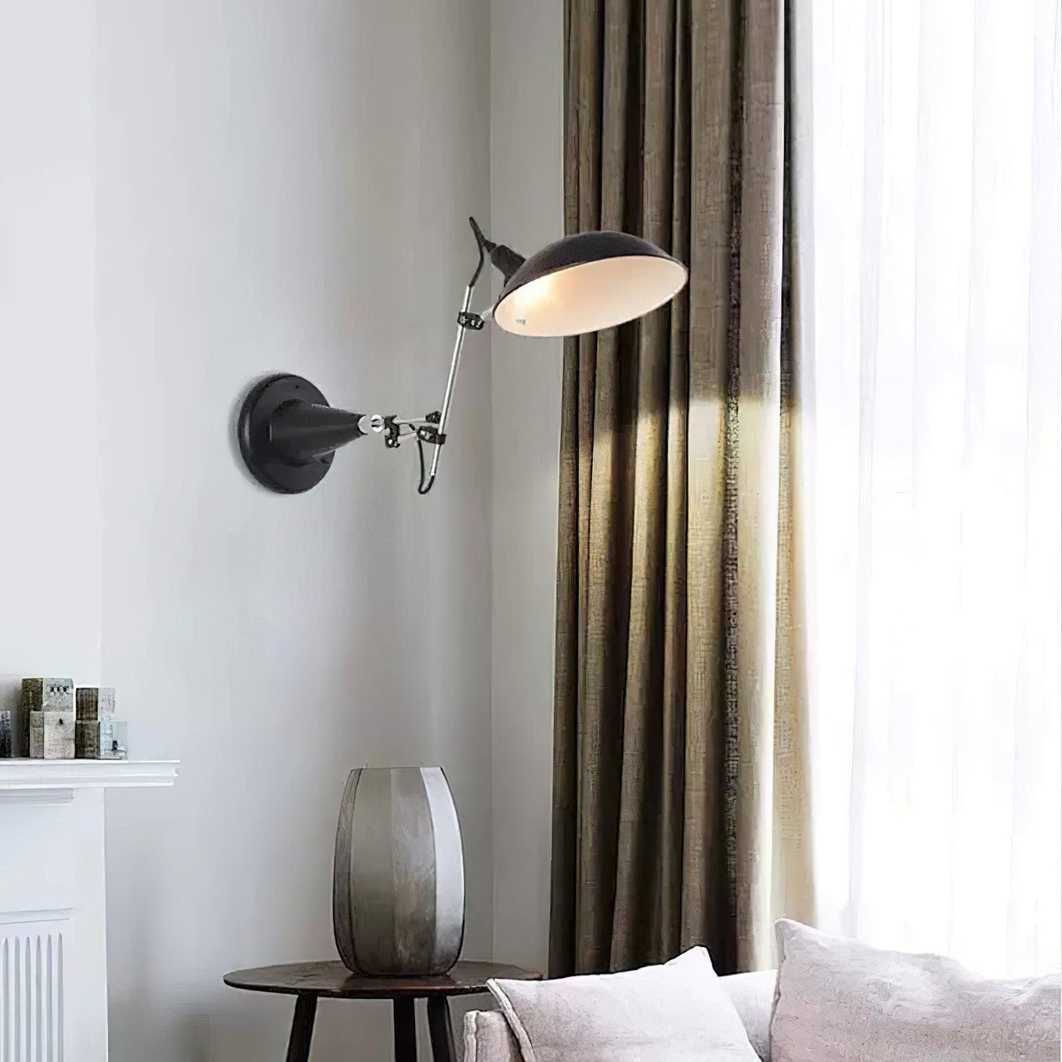 dancer-wall-lamp