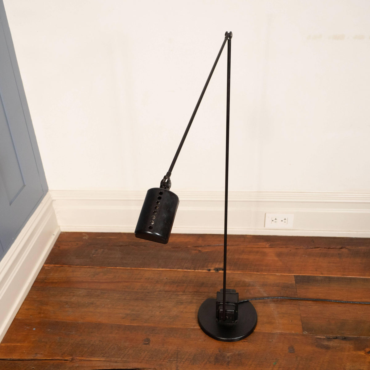 daphine-floor-lamp