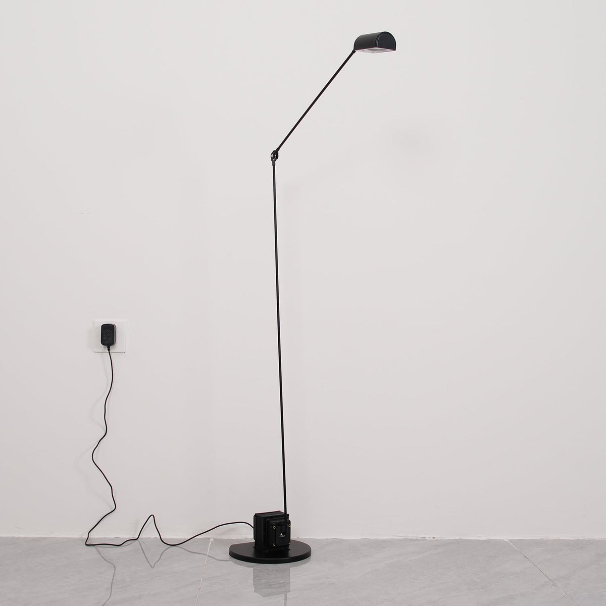 daphine-floor-lamp