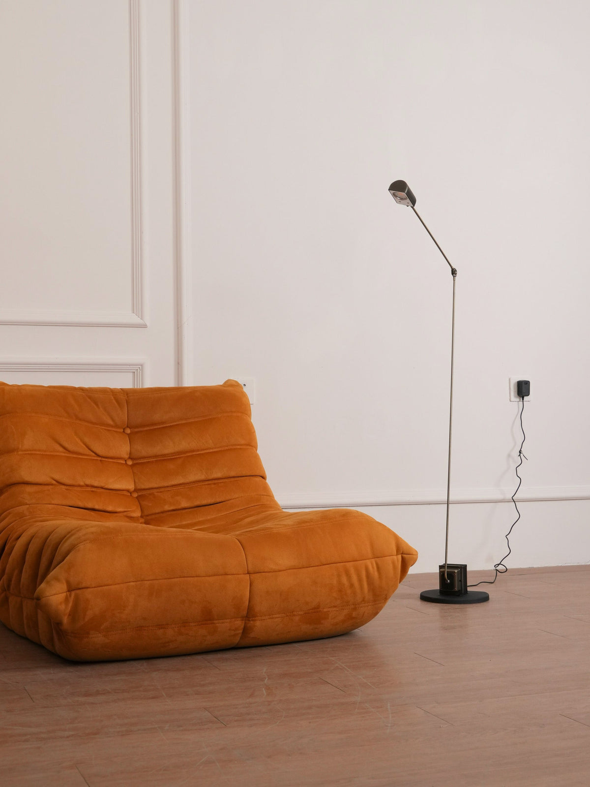 daphine-floor-lamp