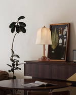 daphne-table-lamp