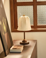 daphne-table-lamp