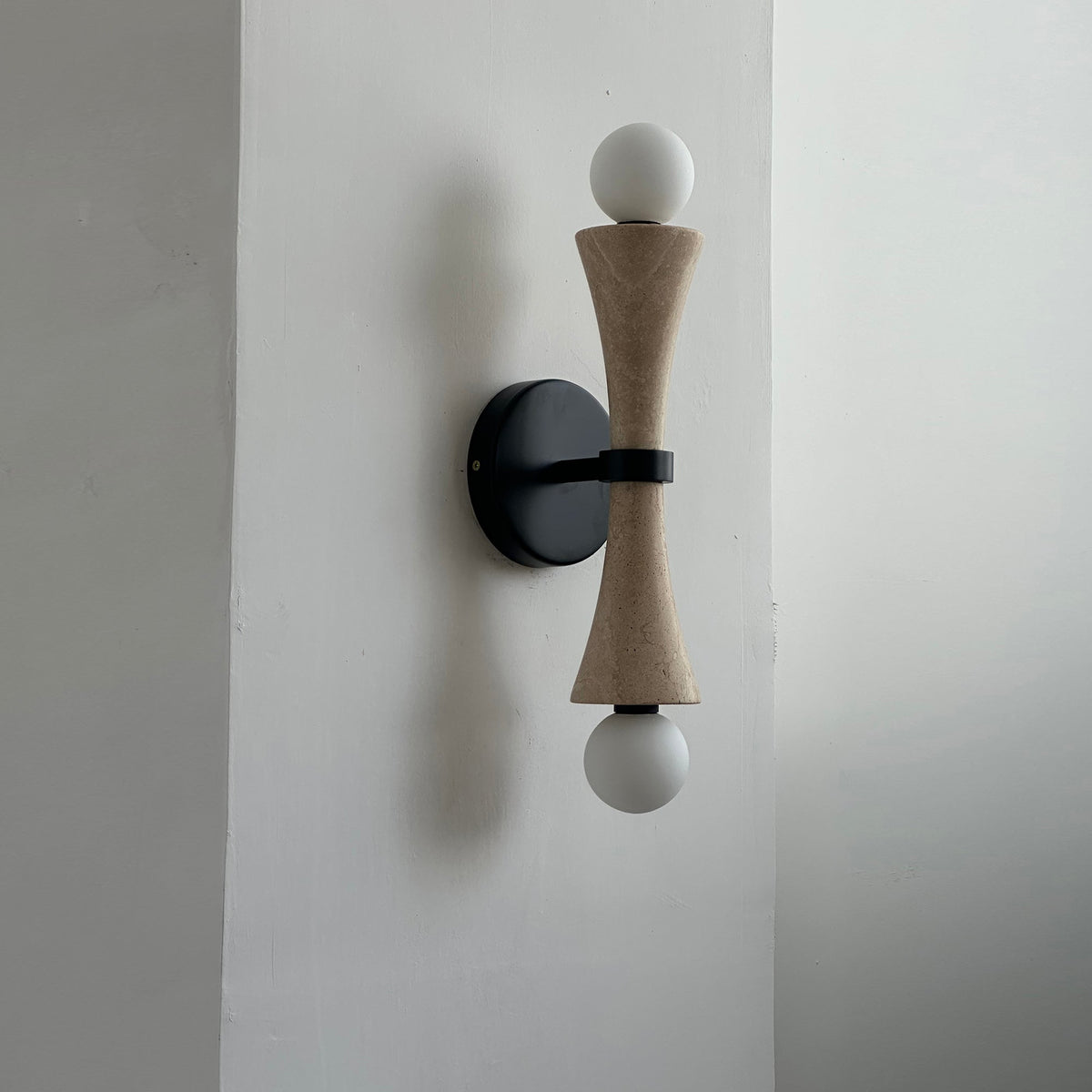 dax-wall-lamp