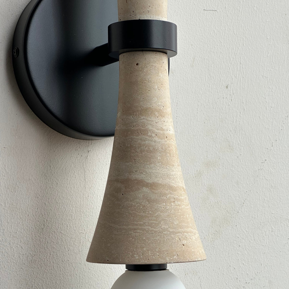 dax-wall-lamp