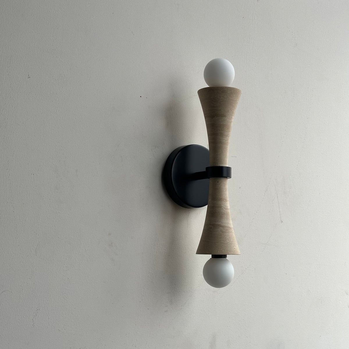 dax-wall-lamp