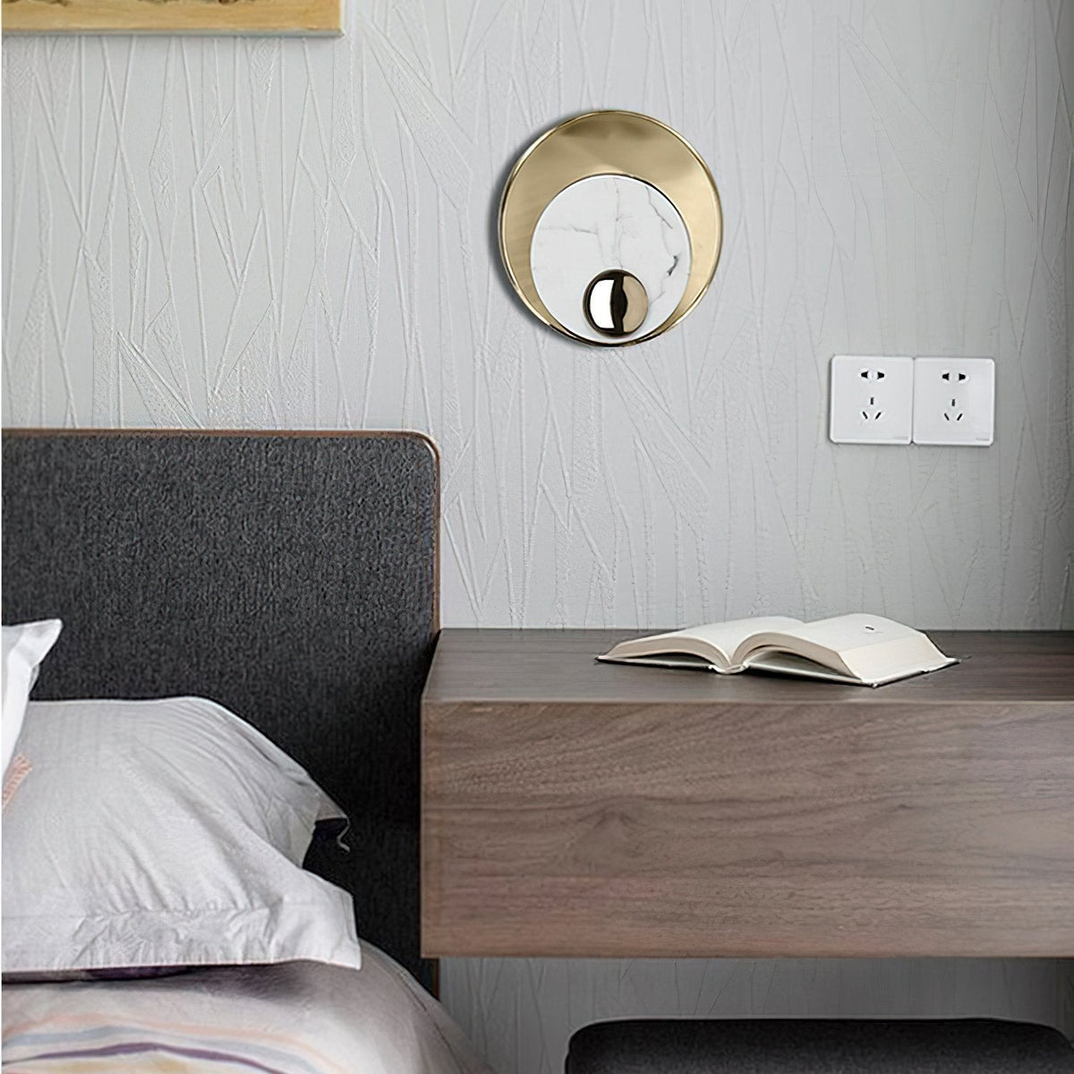 Deformed Wall Lamp