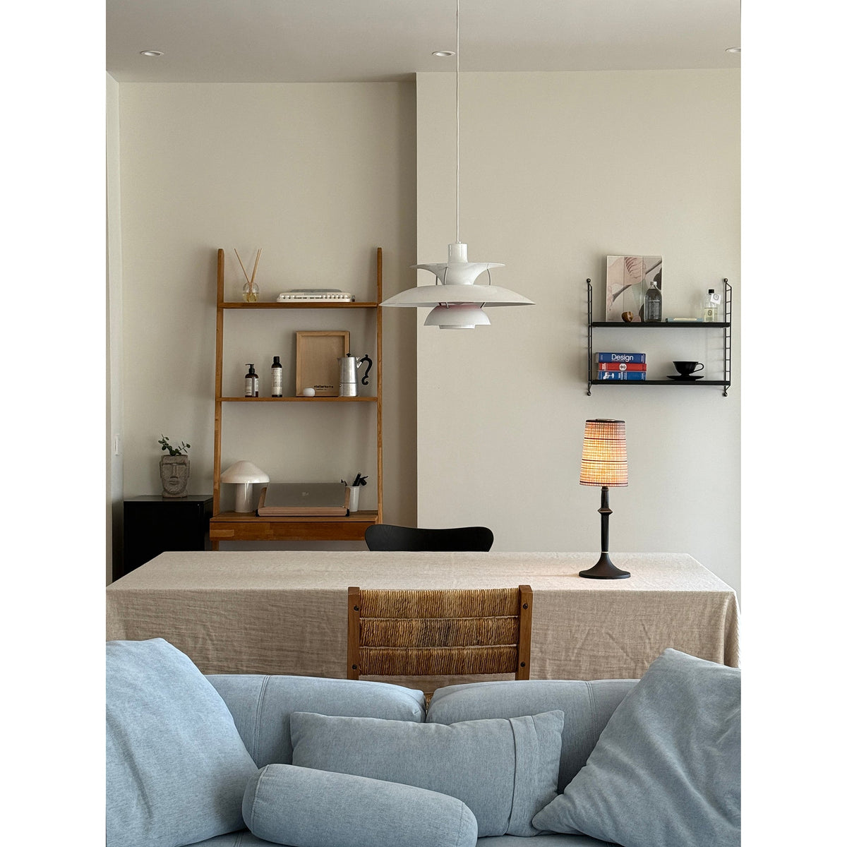 devon-black-table-lamp