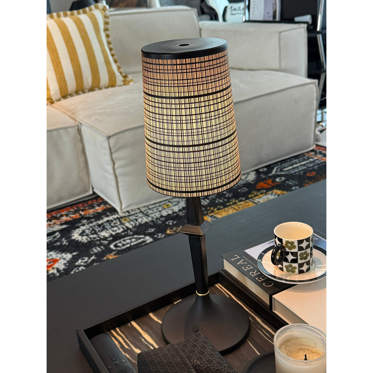 devon-black-table-lamp