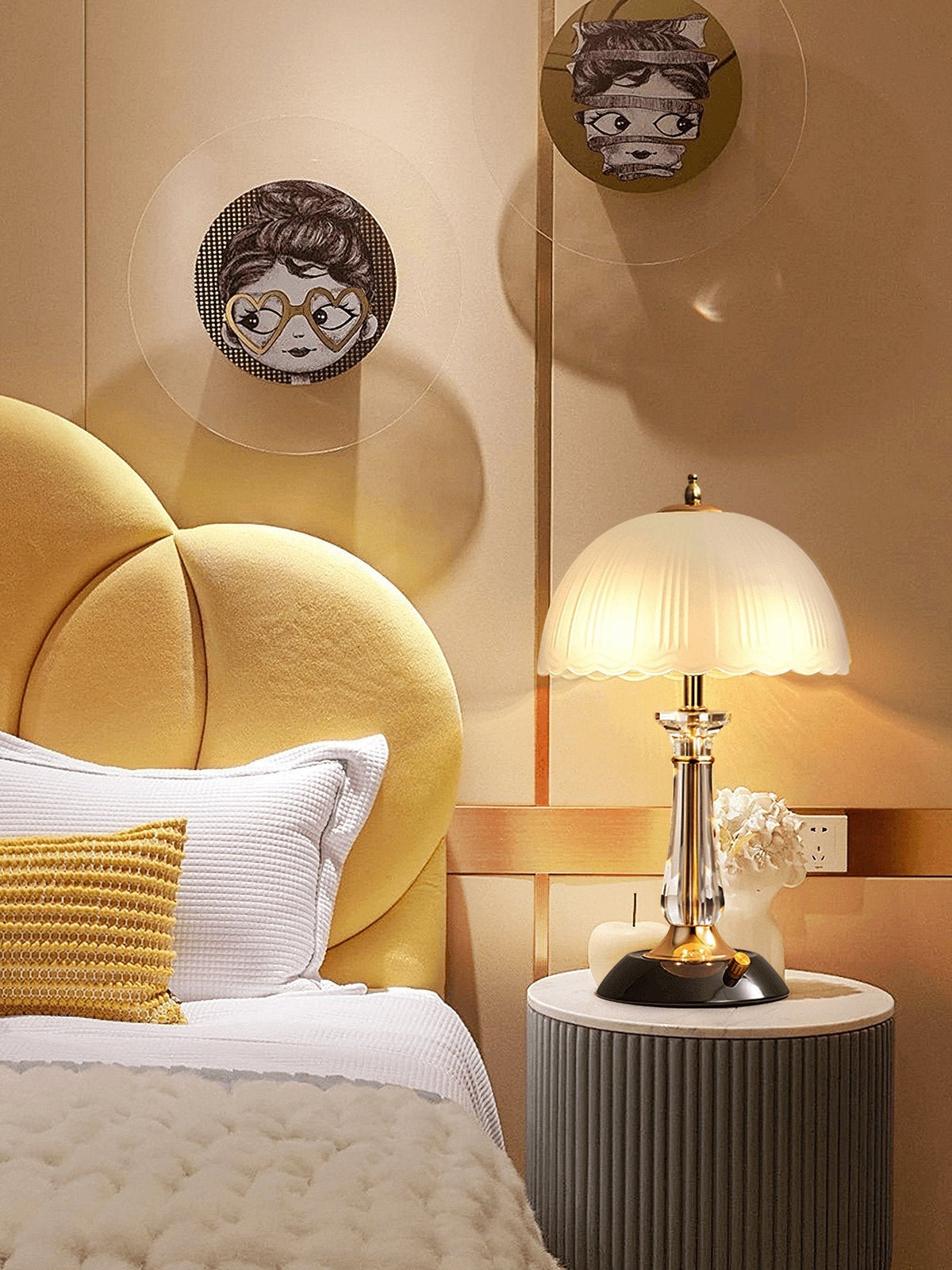 domed-glass-table-light