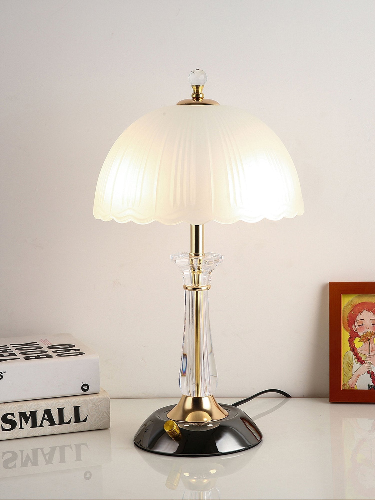 domed-glass-table-light