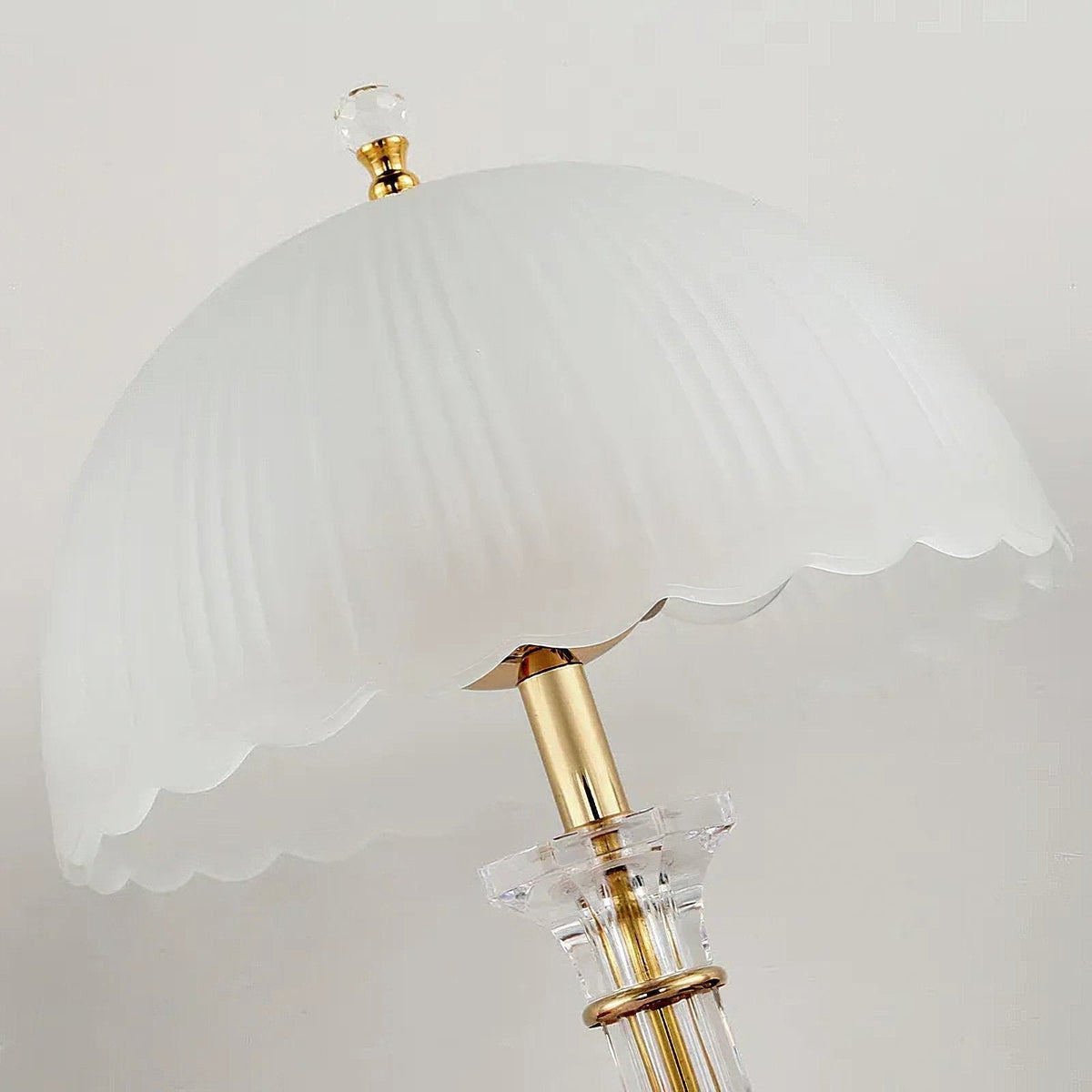 domed-glass-table-light