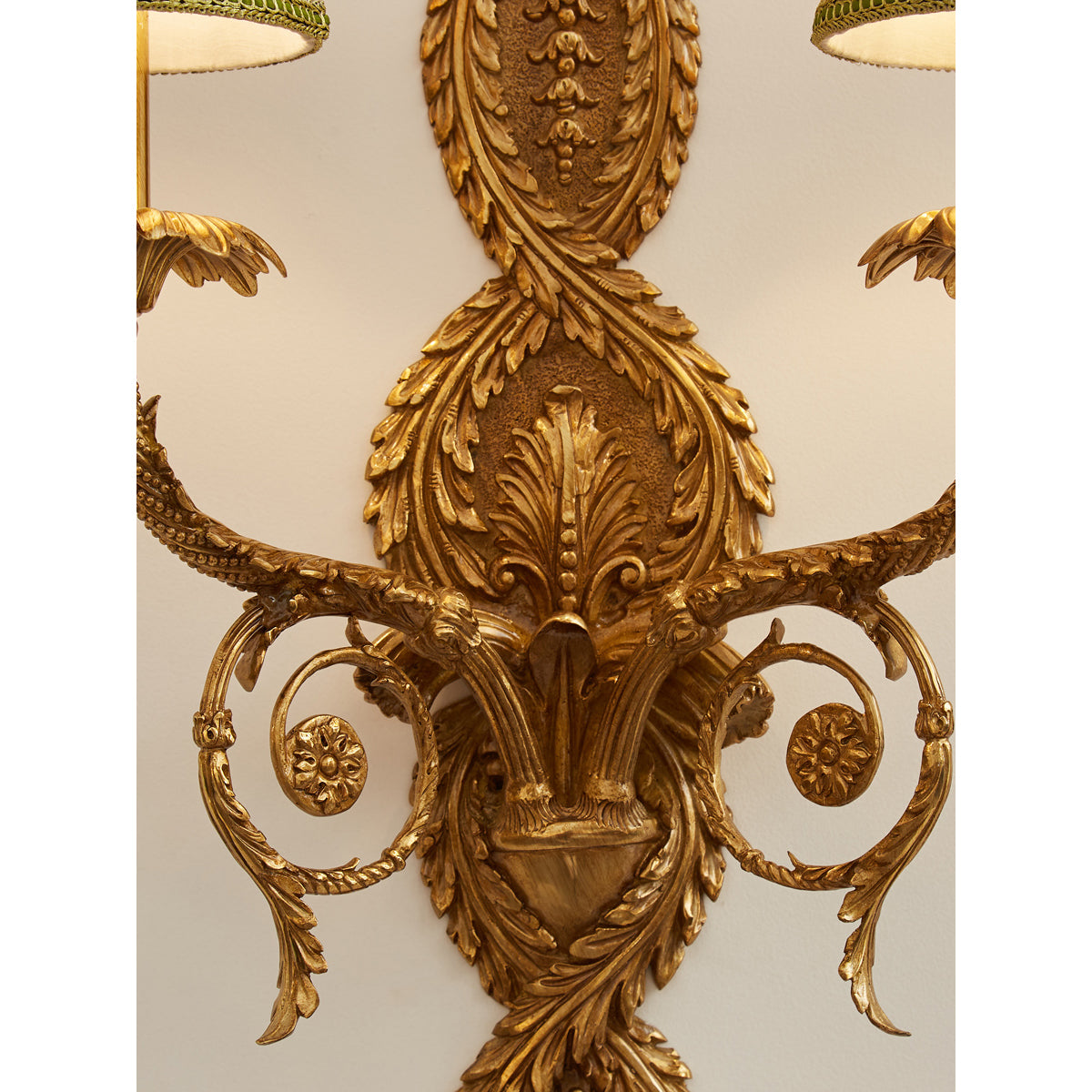 dominique-brass-wall-lamp