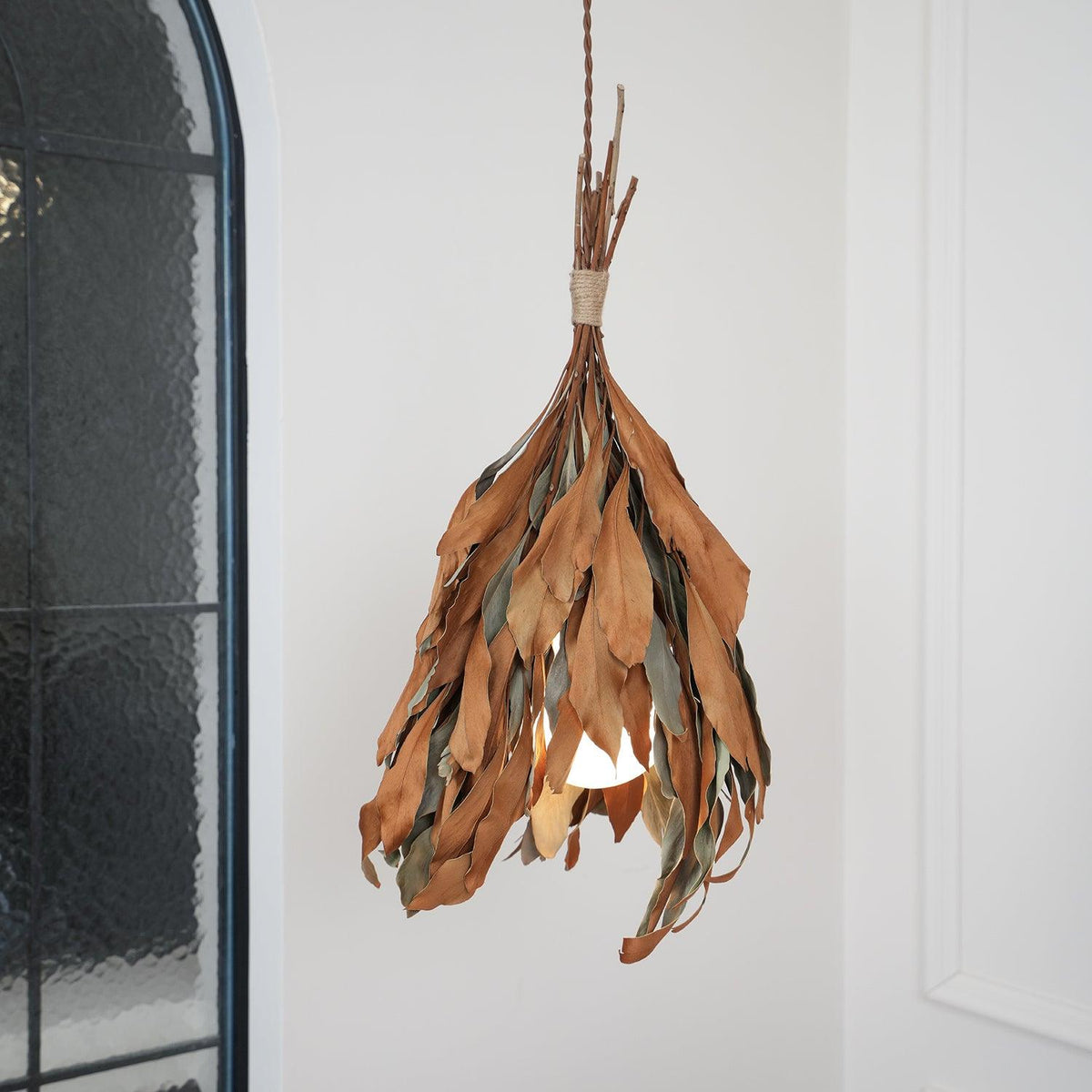double-sided-leaf-pendant-lamp