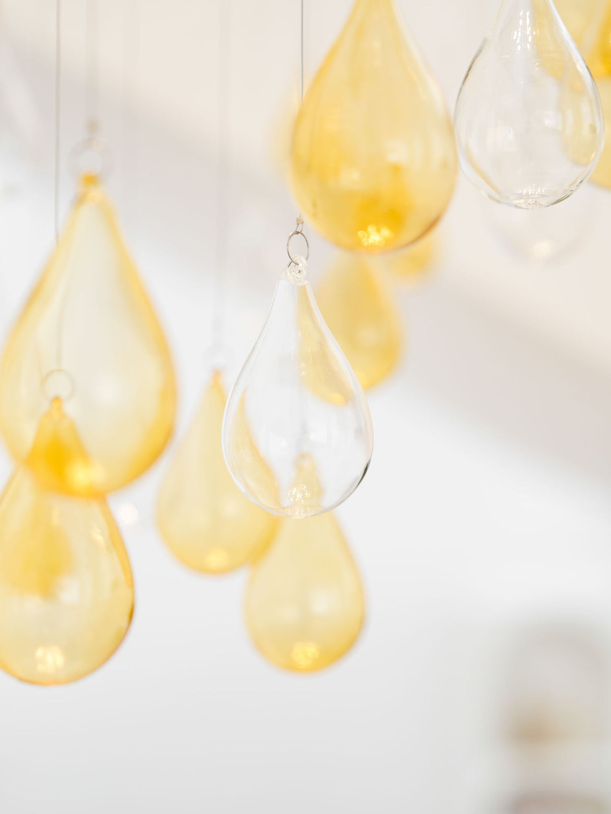 Droplets Sculpture Chandelier – Modern Glass Pendant Light for Dining Room and Living Room