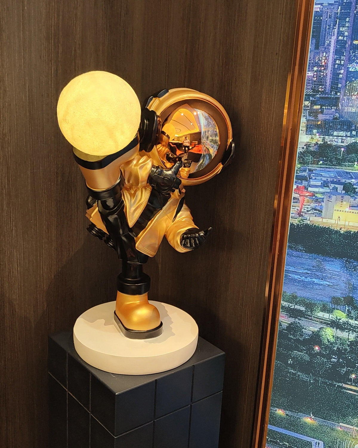 Effort Astronaut Built In Battery Floor Lamp