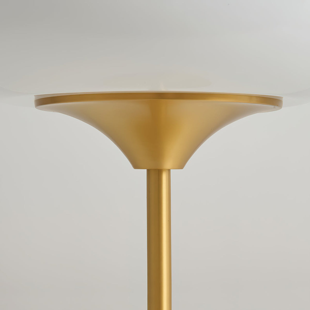 egg-tart-glass-table-lamp