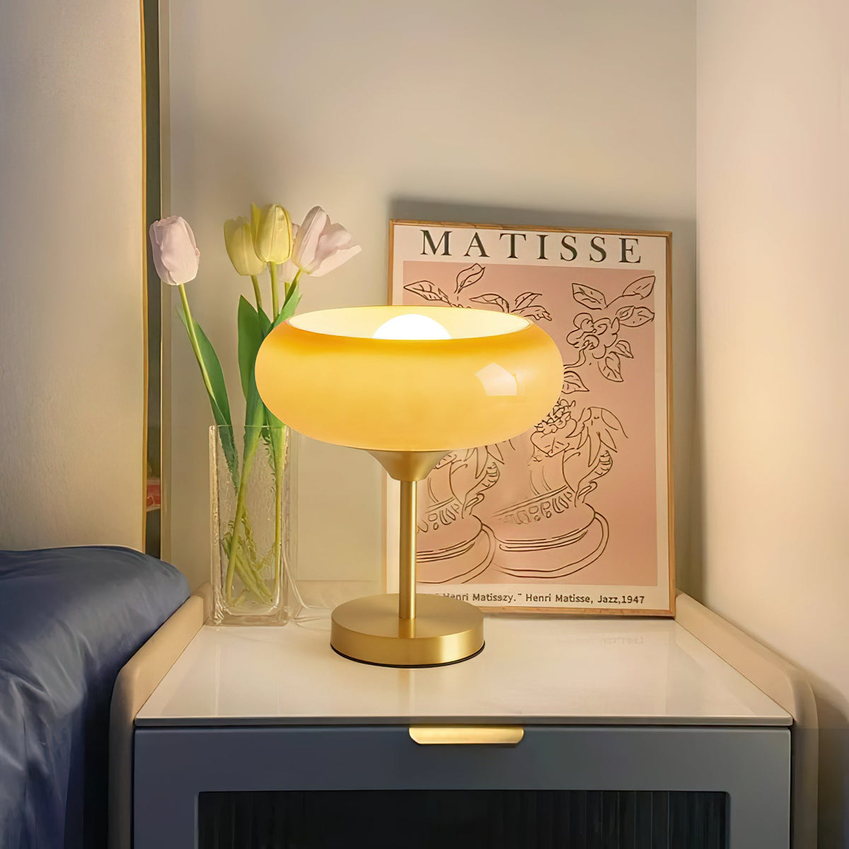 egg-tart-glass-table-lamp
