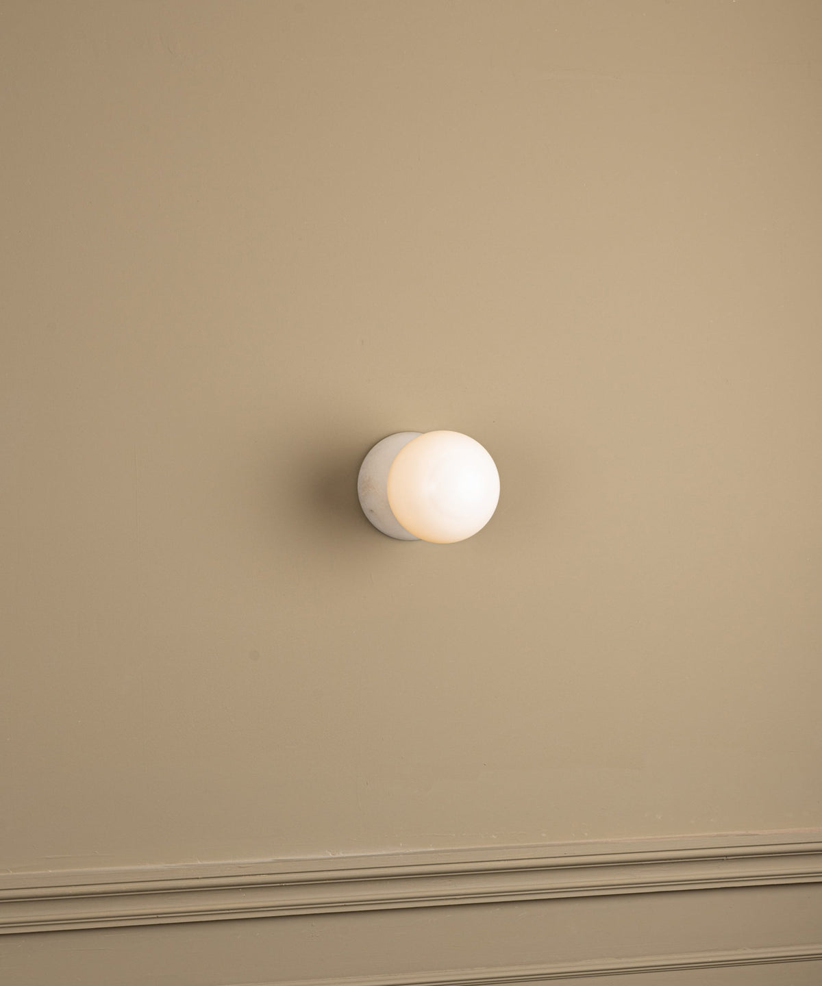 eklipso-wall-lamp