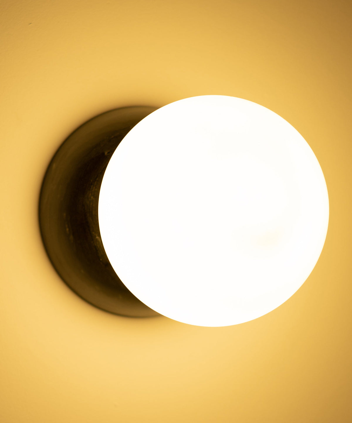 eklipso-wall-lamp
