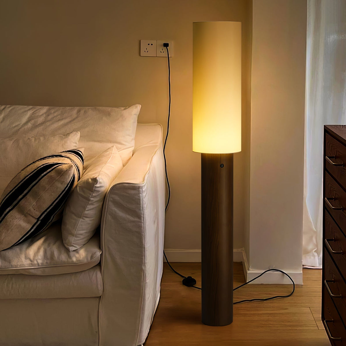 elara-wood-floor-lamp