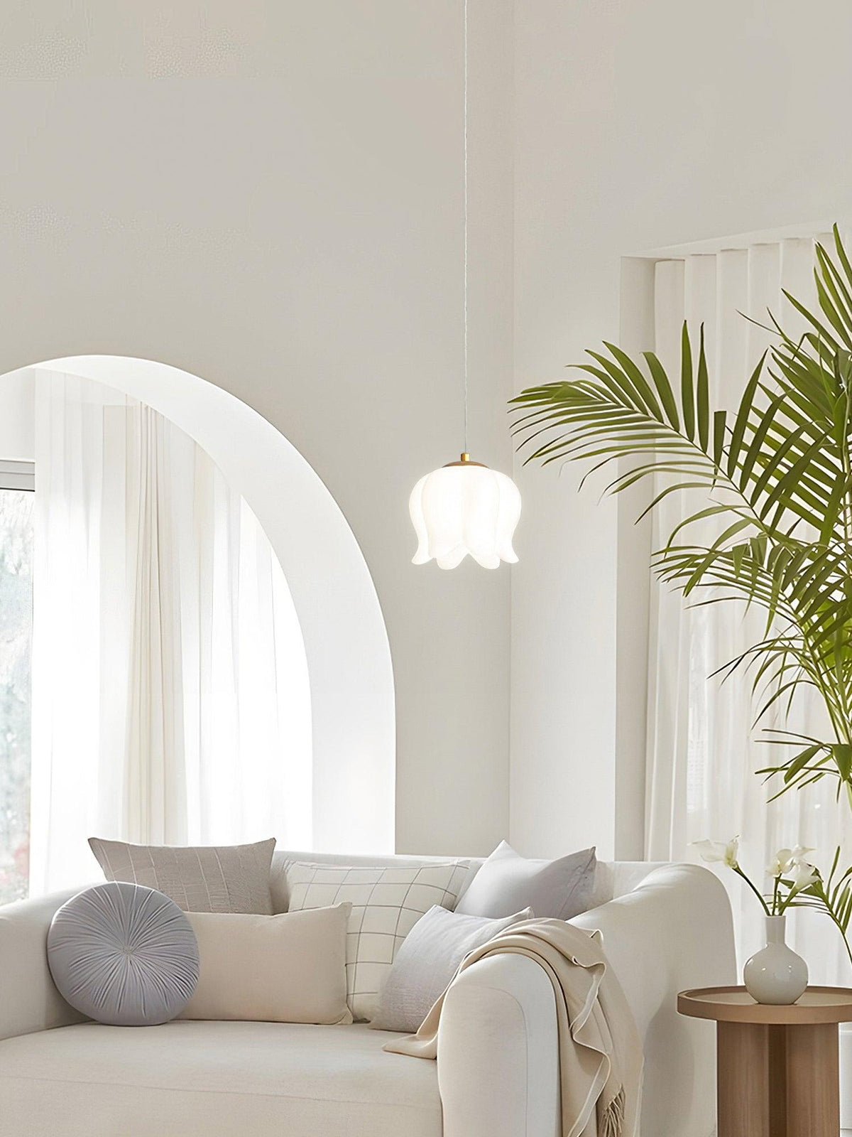 Floral Petal Pendant Light – Modern Gold Designer Hanging Lamp for Dining Room & Bedroom