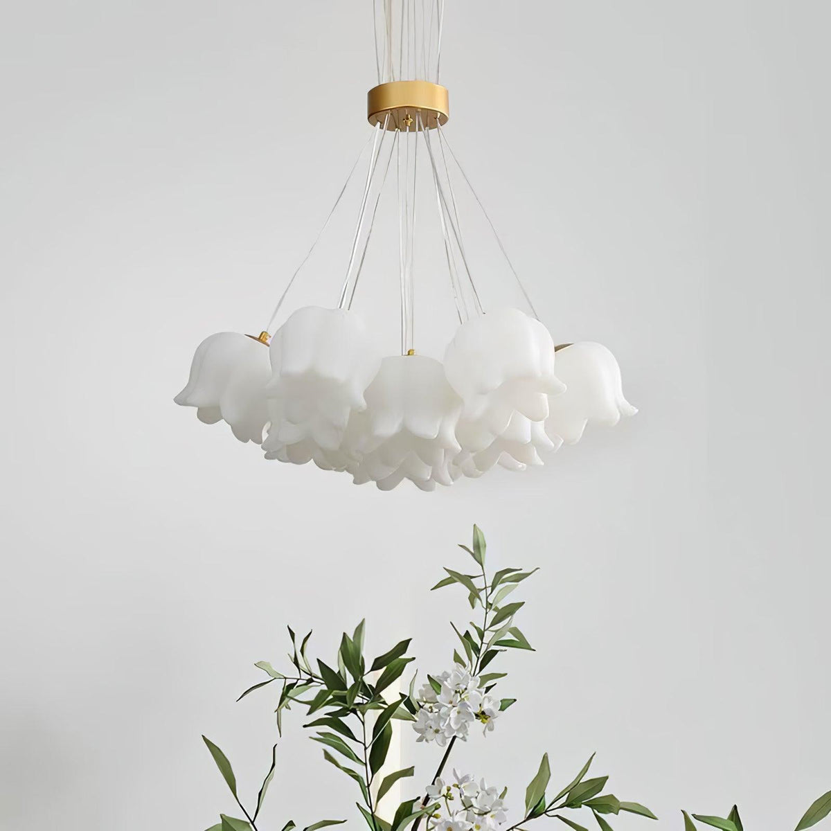 Floral Petal Pendant Light – Modern Gold Designer Hanging Lamp for Dining Room & Bedroom