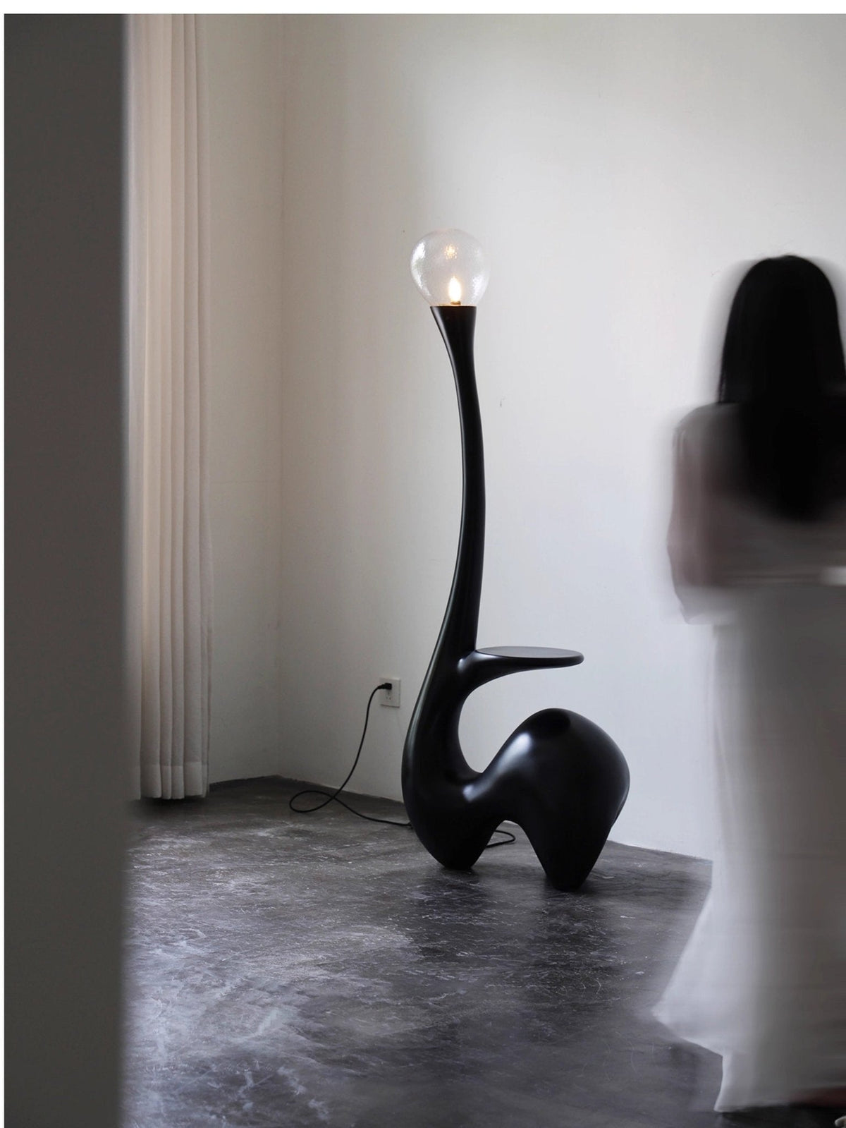 Elero Sculptural Floor Lamp – Modern Art Deco Lighting for Living Spaces