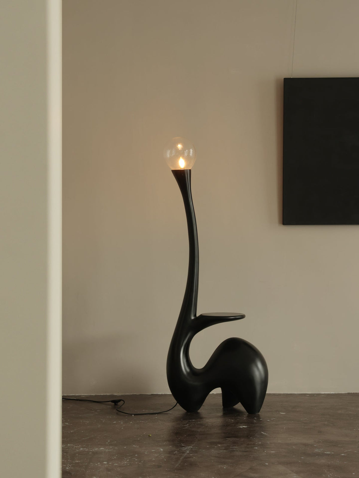 Elero Sculptural Floor Lamp – Modern Art Deco Lighting for Living Spaces