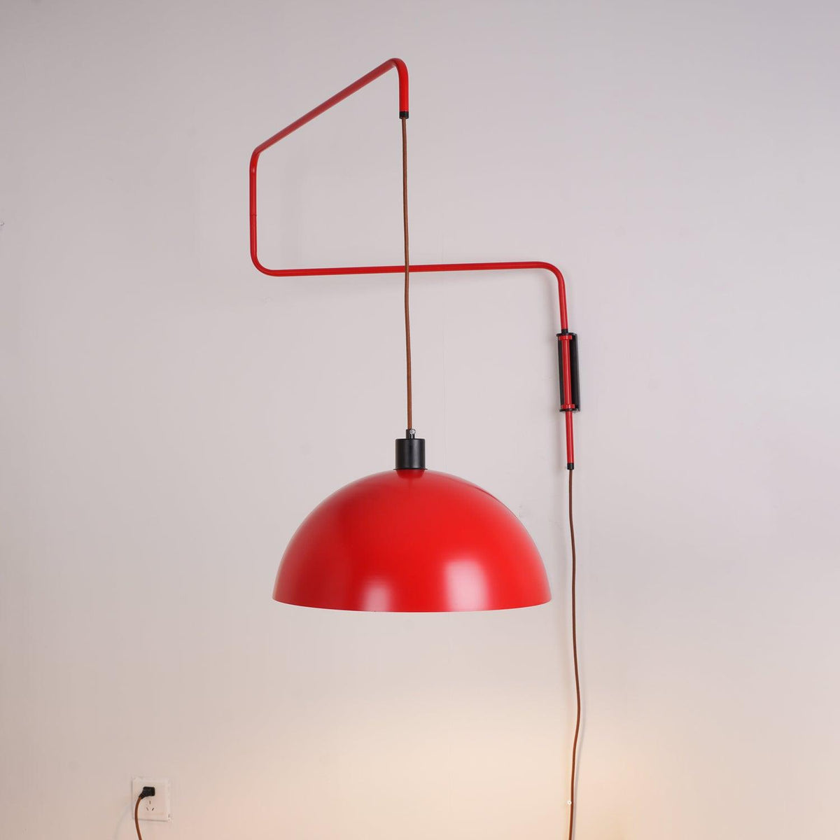 Elio Plug Inwall Lamp