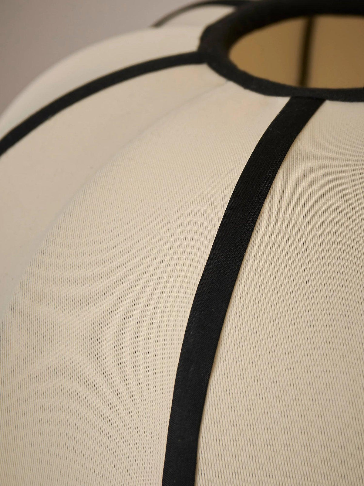ellos-table-lamp