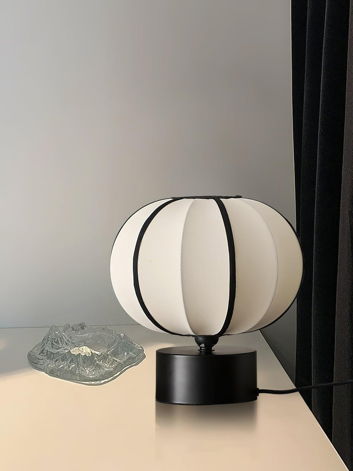ellos-table-lamp