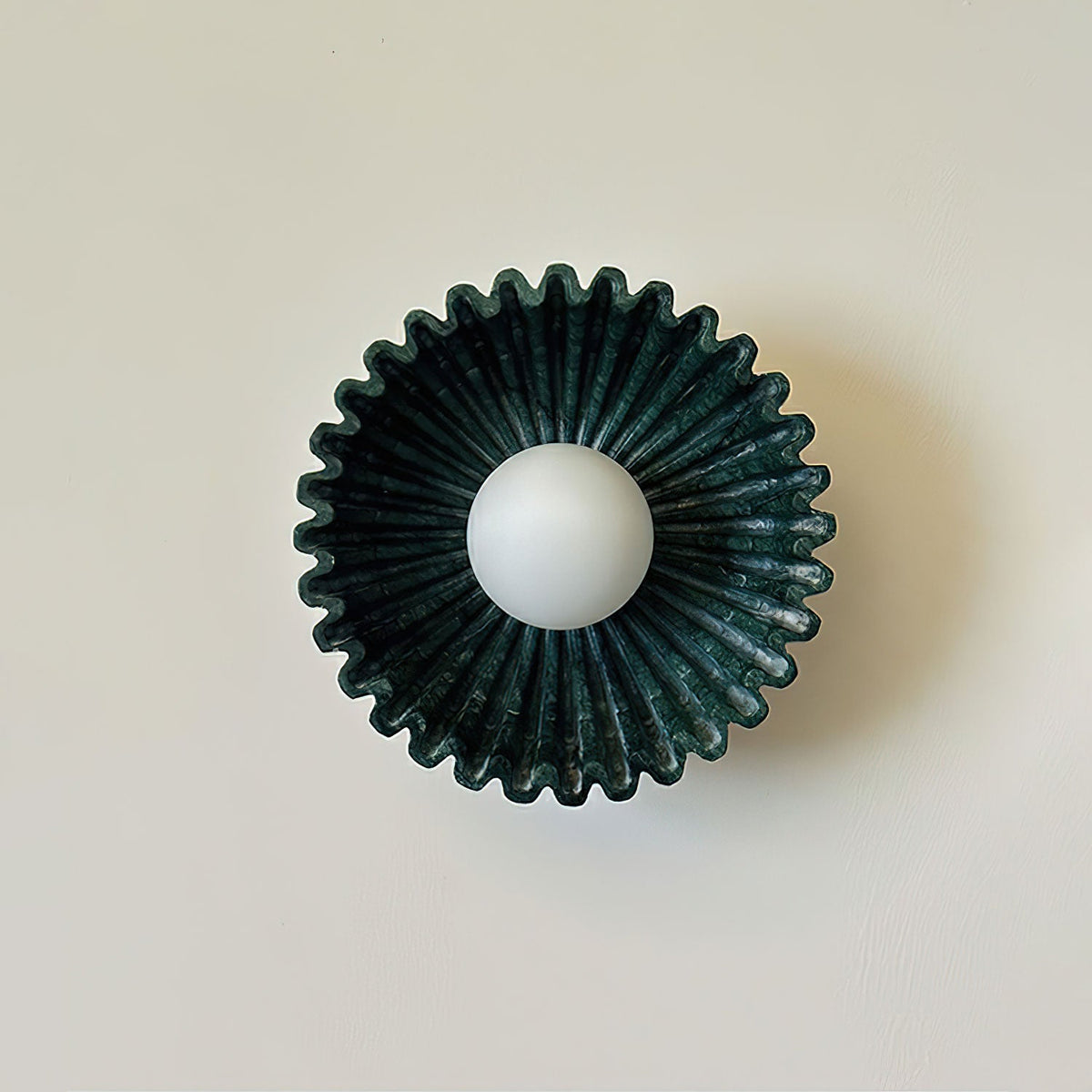 emerald-wave-wall-lamp