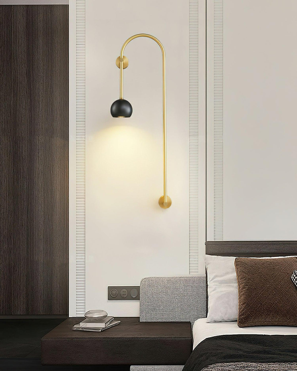 evelyn-arc-wall-light