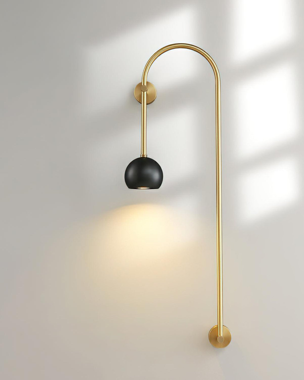 evelyn-arc-wall-light