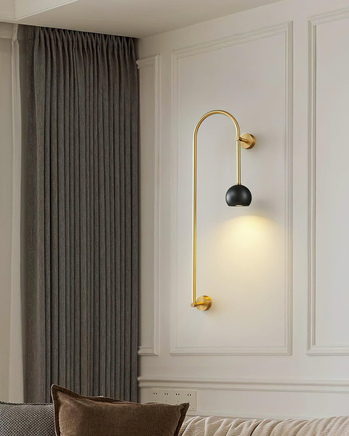 evelyn-arc-wall-light