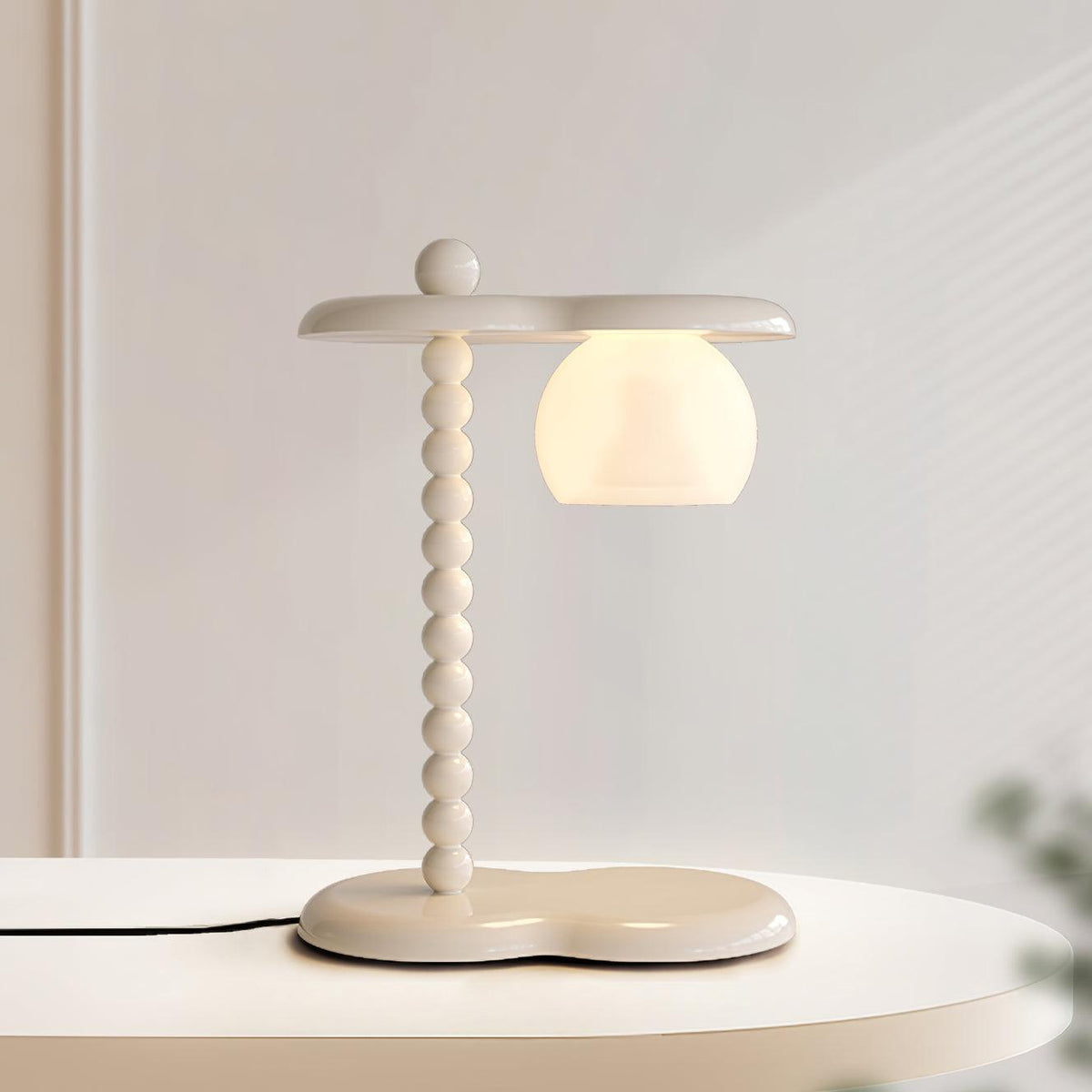 everalda-table-lamp