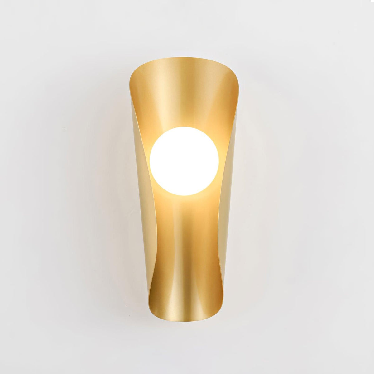 evie-wall-lamp