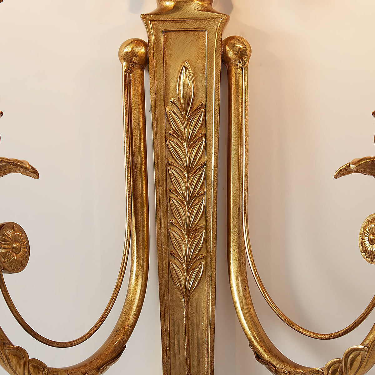 fabienne-wall-lamp