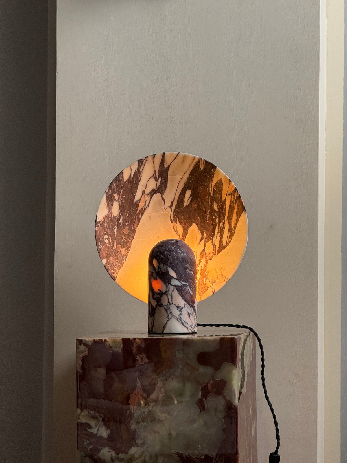 fan-marble-table-lamp