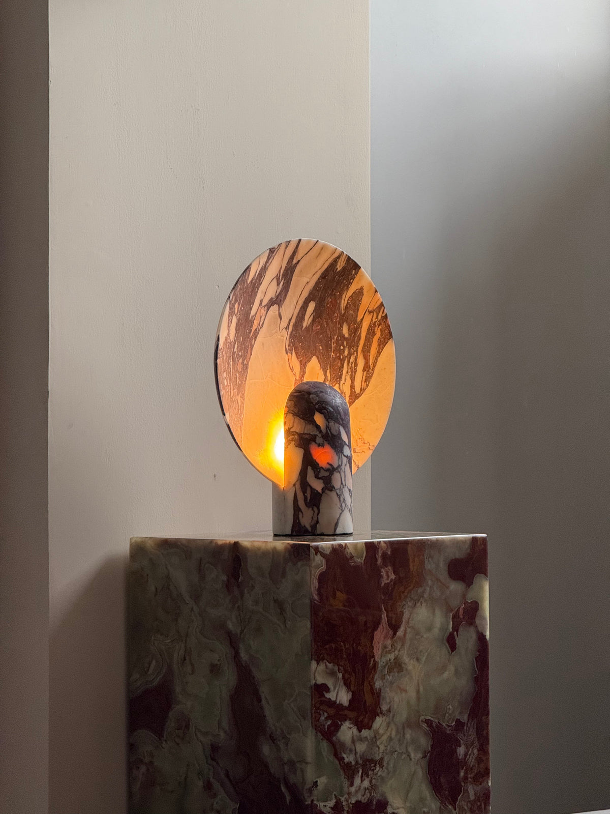 fan-marble-table-lamp