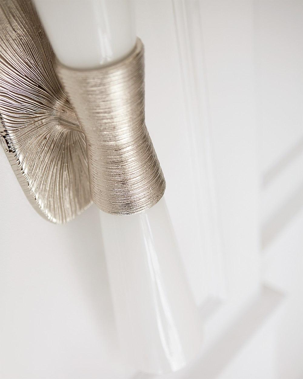 fanfare-wall-light