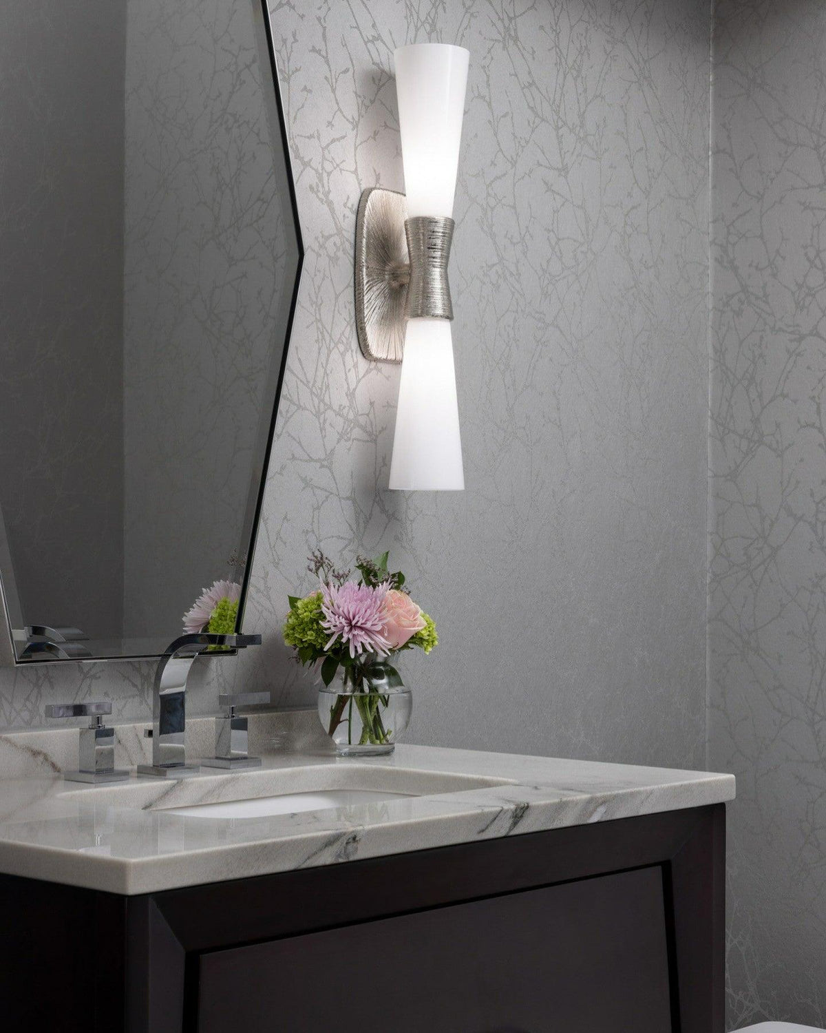 fanfare-wall-light