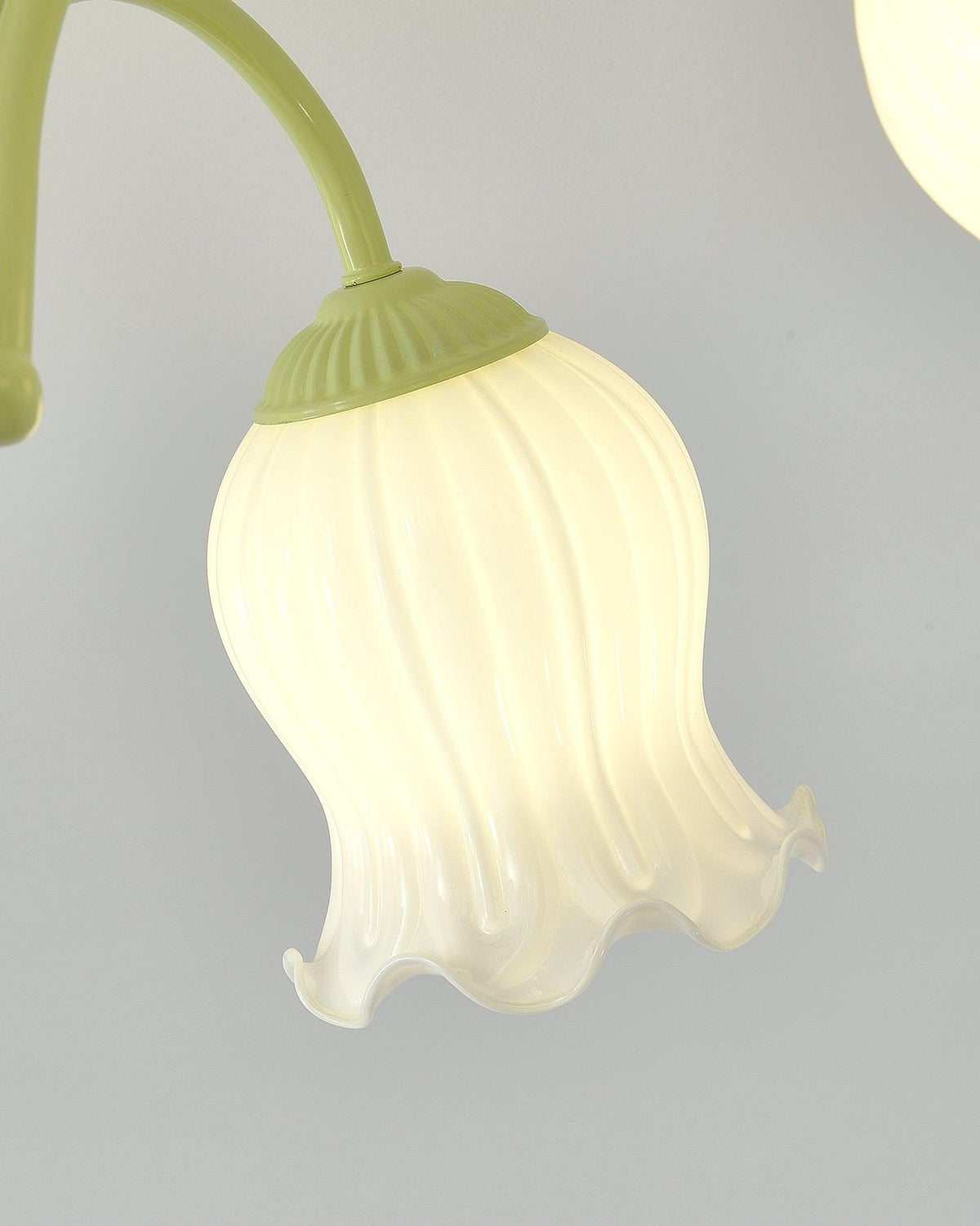fantasy-lily-chandelier