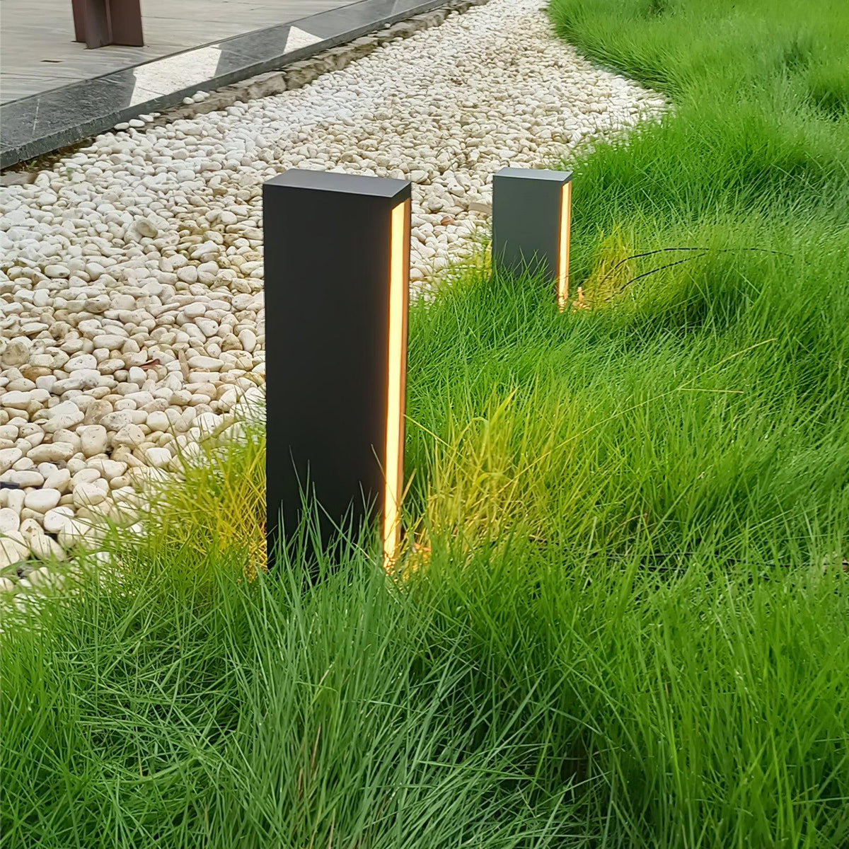 Faro Outdoor Post Light – Modern Cast Aluminum LED Lamp for Pathways & Gardens